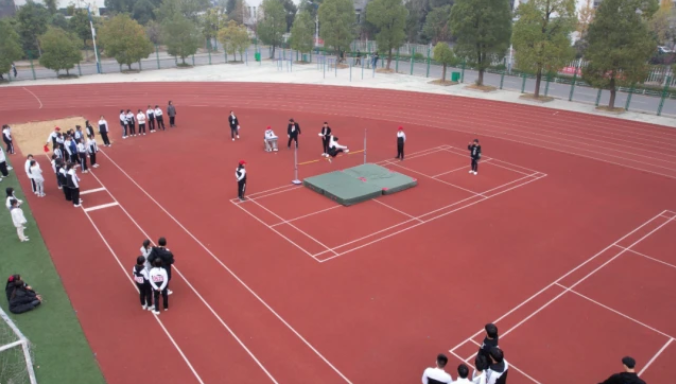 安陆中等职业技术学校羽毛球场