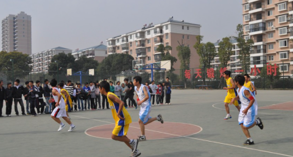 武汉江夏职业技术学校篮球场