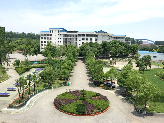 武汉技师学院校园概貌