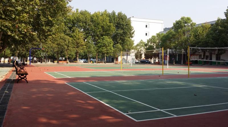 湖北工业建筑学校篮球场