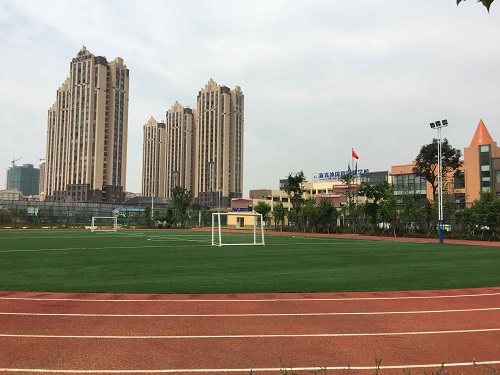 孝感市职业中等专业学校运动场