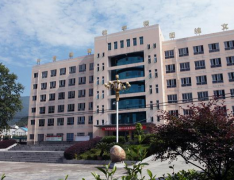  十堰市丹江口工业技工学校