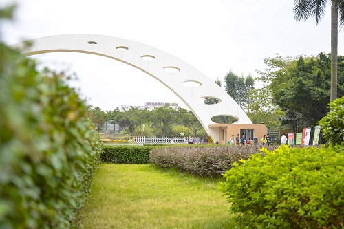  荆门石油化工总厂技工学校