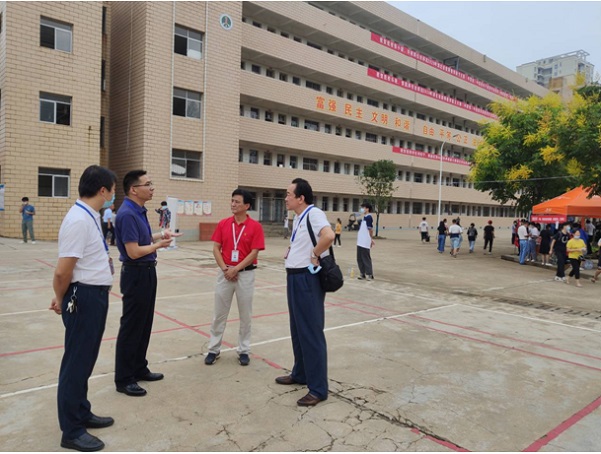 咸宁财税<a href=https://www.9951.cc/zhuanye/dazhuan/13486.html target=_blank class=infotextkey>会计</a>学校教学楼